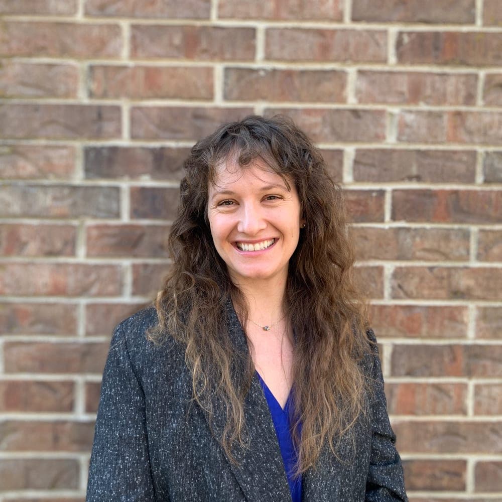 Portrait of Hannah, Wine Hound's fractional Chief Hospitality Officer / Chief Member Experience Officer